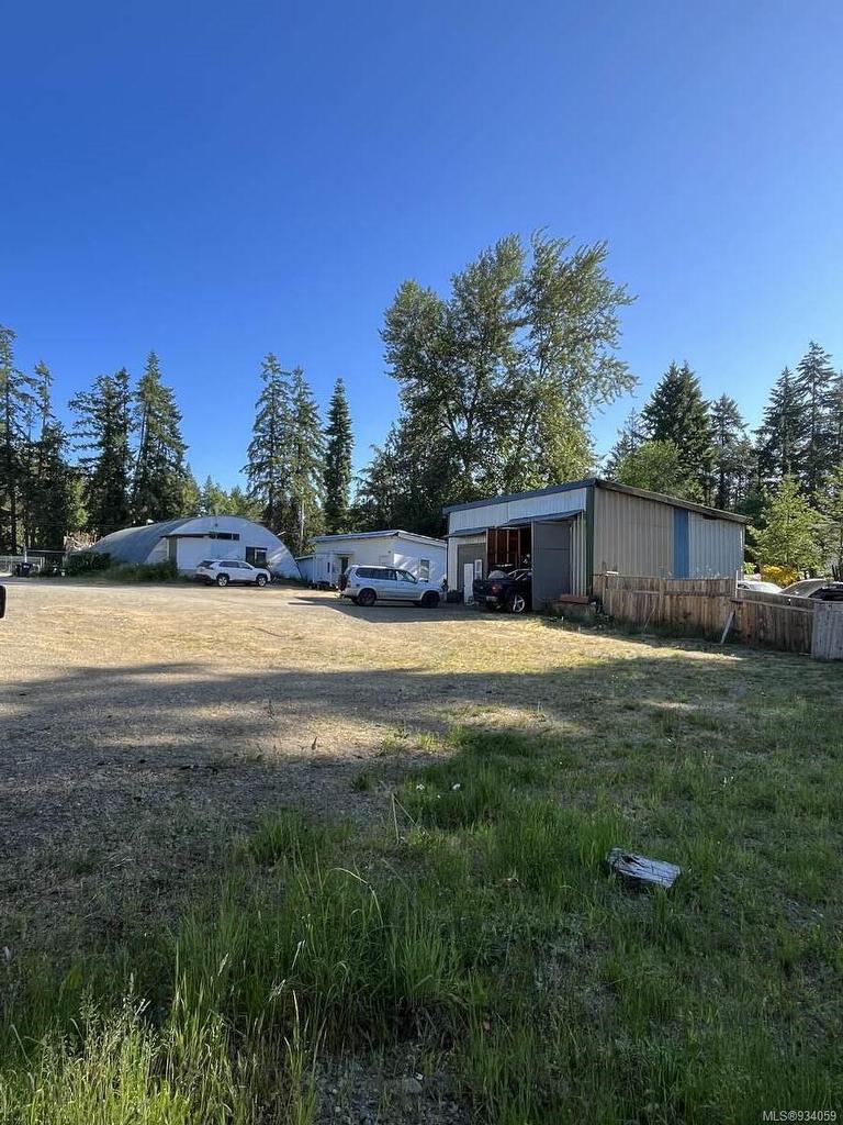 1586 Mckibbon Rd North, Errington, BC - Outdoor