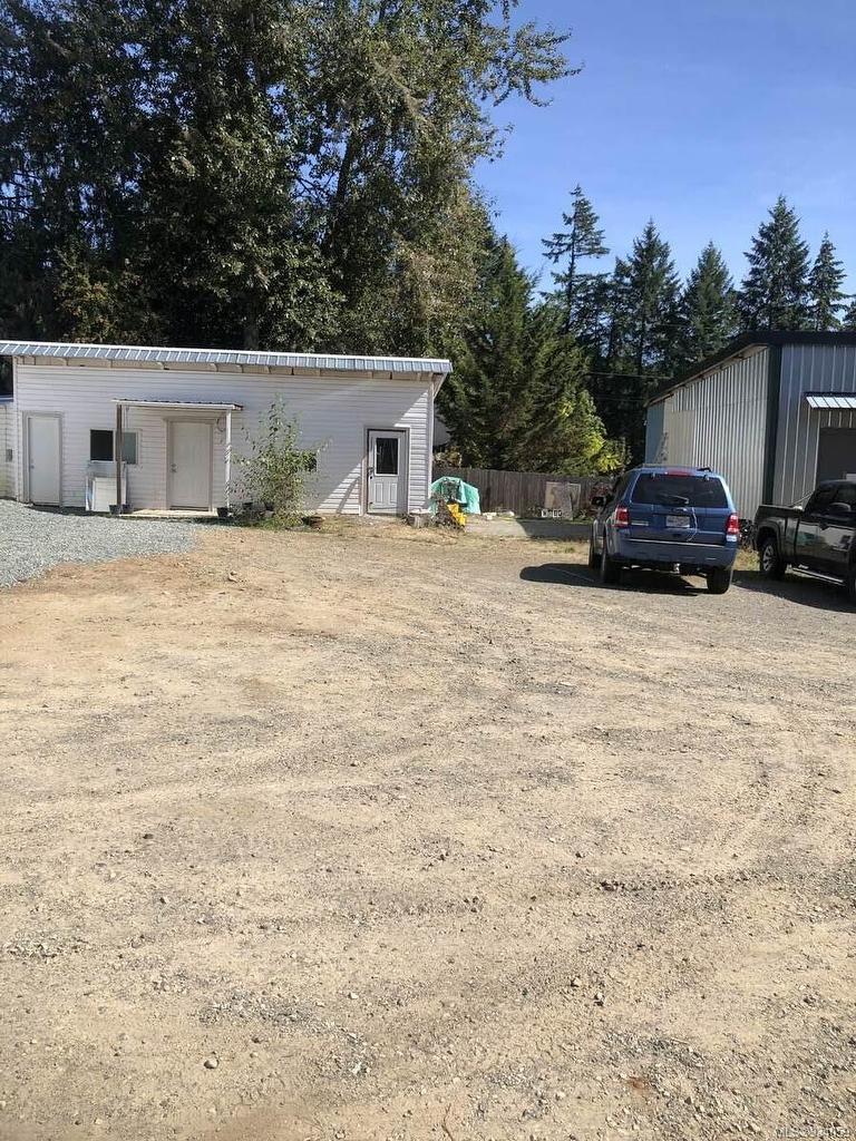 1586 Mckibbon Rd North, Errington, BC - Outdoor