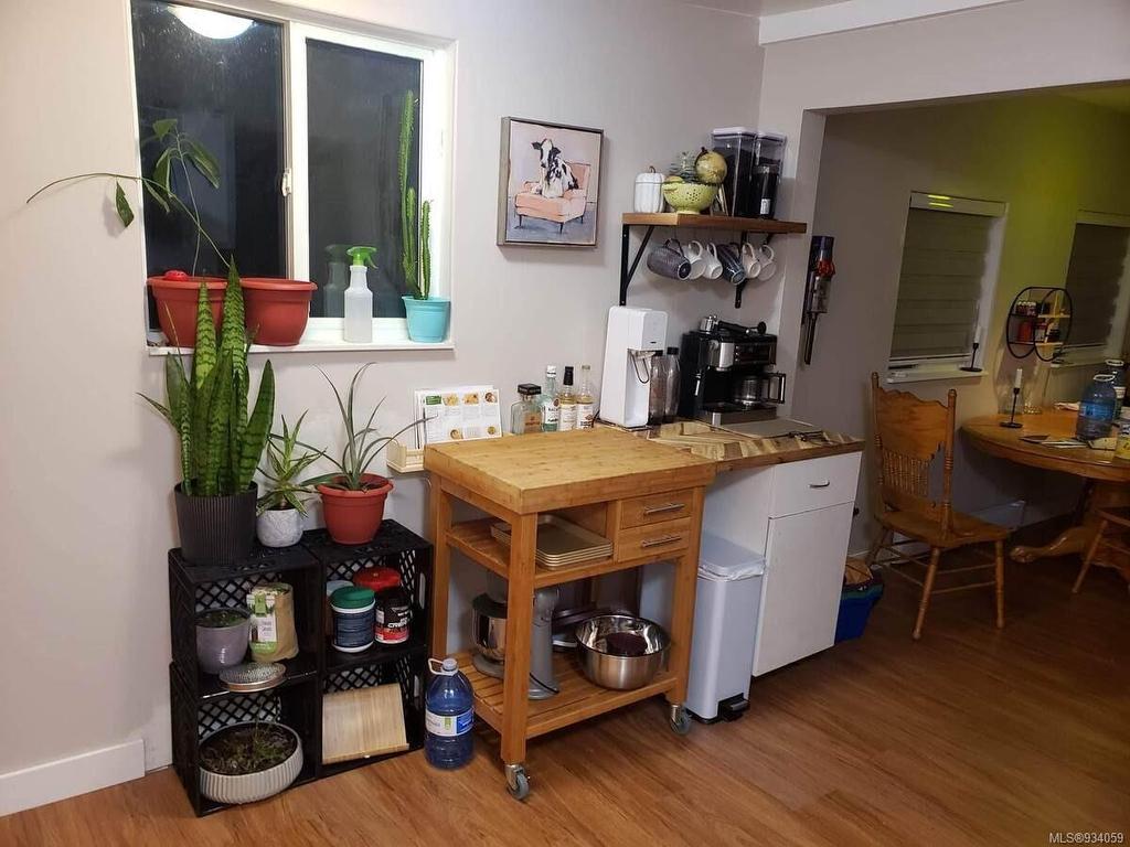 1586 Mckibbon Rd North, Errington, BC - Indoor