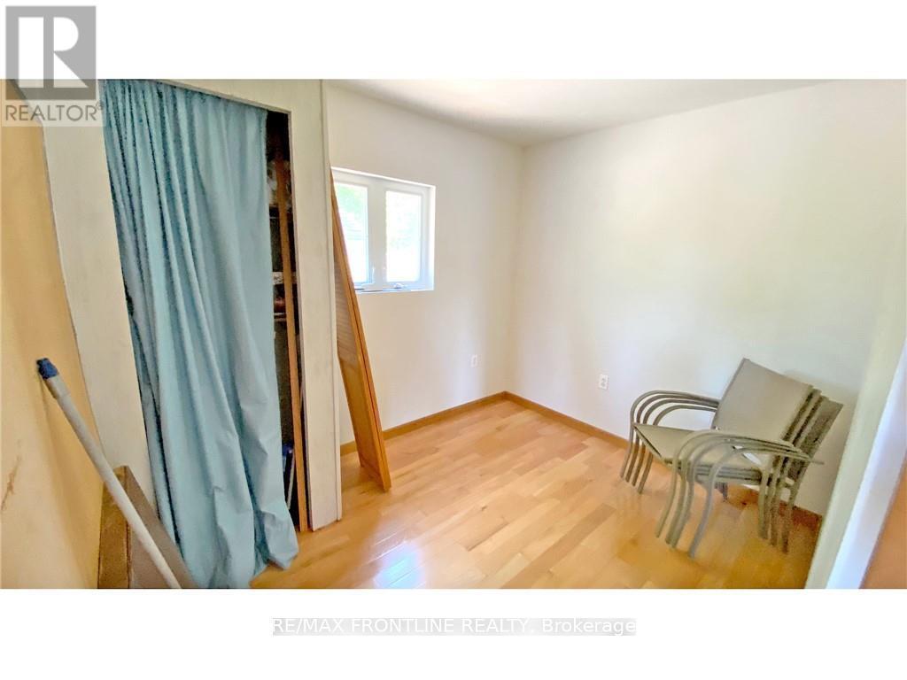561 Graceys, Frontenac (Frontenac Centre), ON - Indoor Photo Showing Other Room