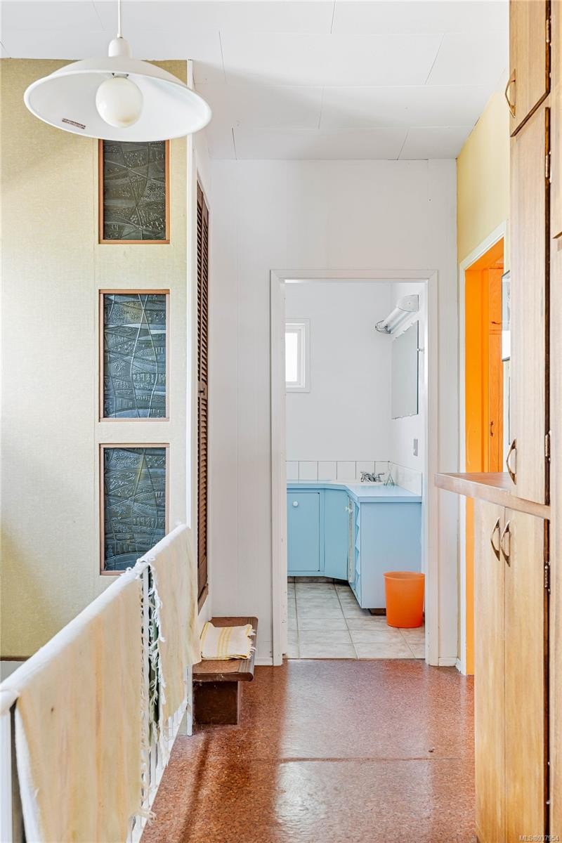 498 Marine Trnabt, Mayne Island, BC - Indoor Photo Showing Other Room