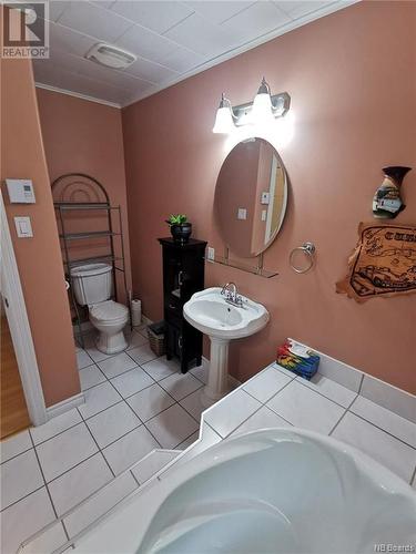 36 Cote Bleu, Bathurst, NB - Indoor Photo Showing Bathroom