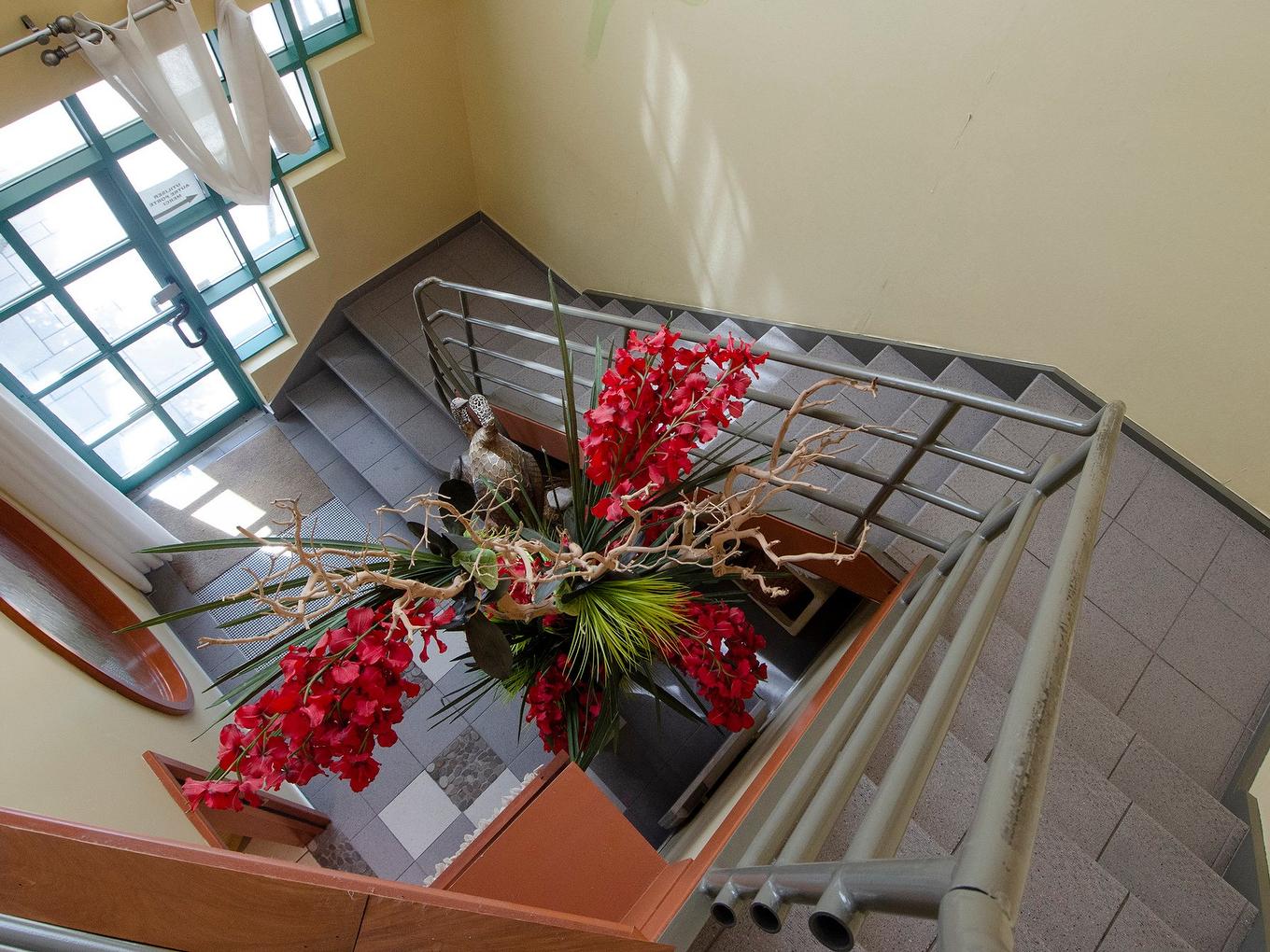 Staircase - 5263 Boul. Hébert, Salaberry-De-Valleyfield, QC - Indoor Photo Showing Other Room
