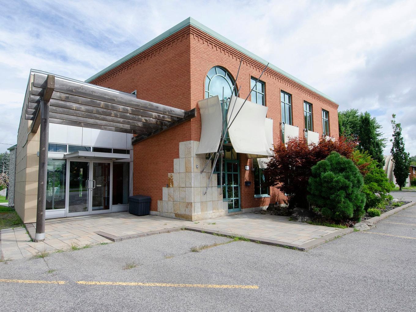 Exterior entrance - 5263 Boul. Hébert, Salaberry-De-Valleyfield, QC - Outdoor