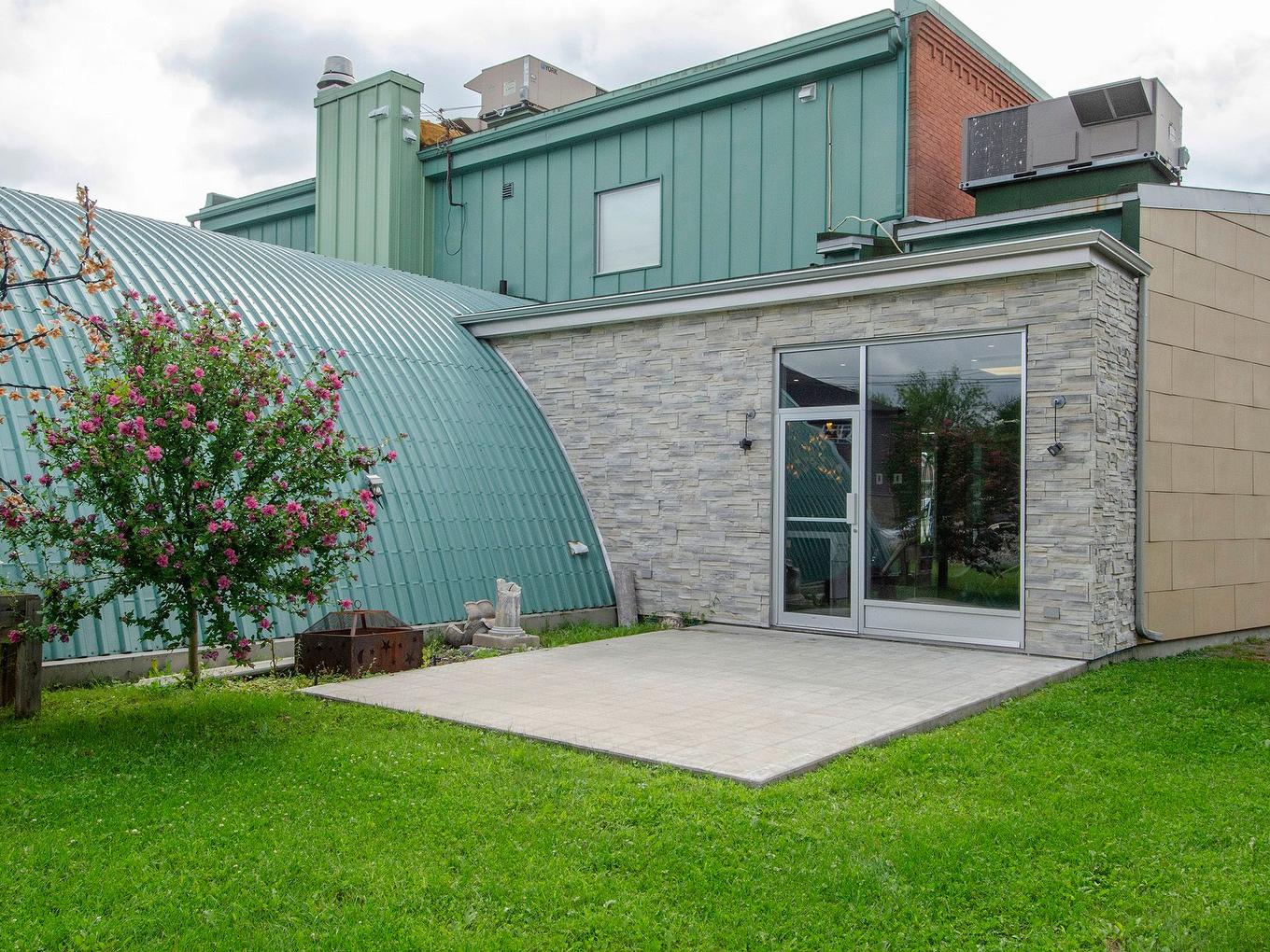 Back facade - 5263 Boul. Hébert, Salaberry-De-Valleyfield, QC - Outdoor