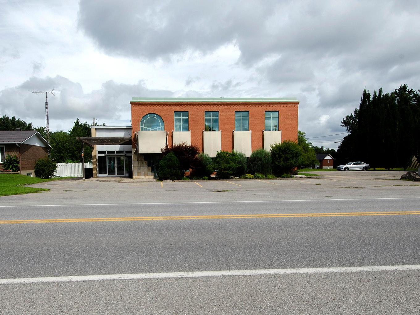 Frontage - 5263 Boul. Hébert, Salaberry-De-Valleyfield, QC - Outdoor