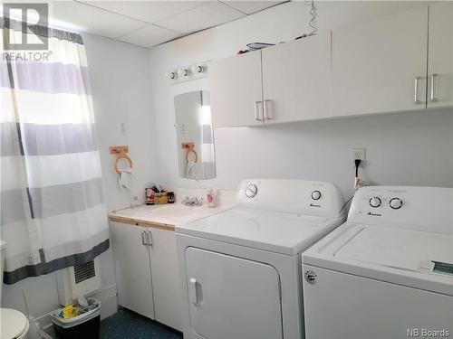 80 Young, Bathurst, NB - Indoor Photo Showing Laundry Room