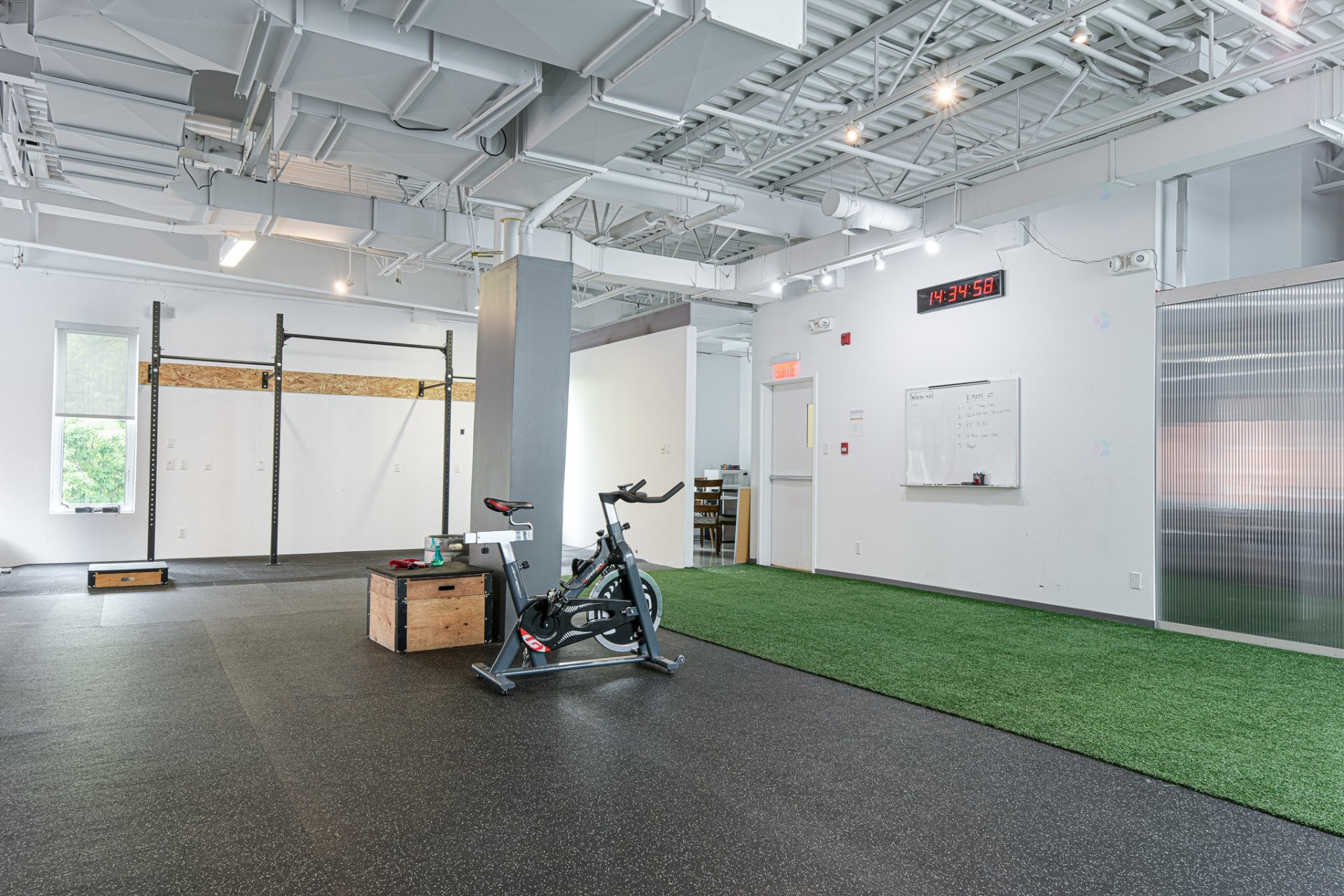 Office - 200-480 Rue St-Charles O., Longueuil (Le Vieux-Longueuil), QC - Indoor Photo Showing Gym Room