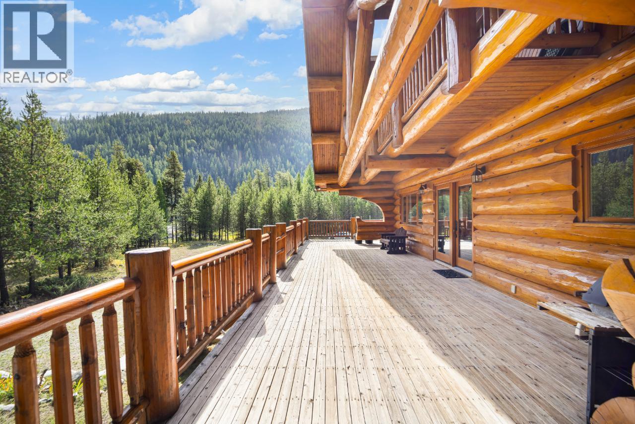 7602 95 Highway, Kingsgate, BC - Outdoor With Deck Patio Veranda With Exterior