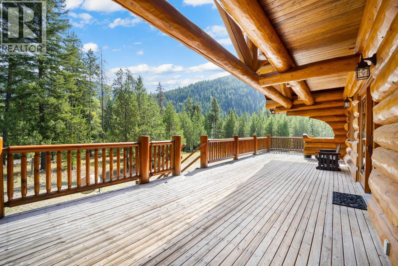 7602 95 Highway, Kingsgate, BC - Outdoor With Deck Patio Veranda With Exterior