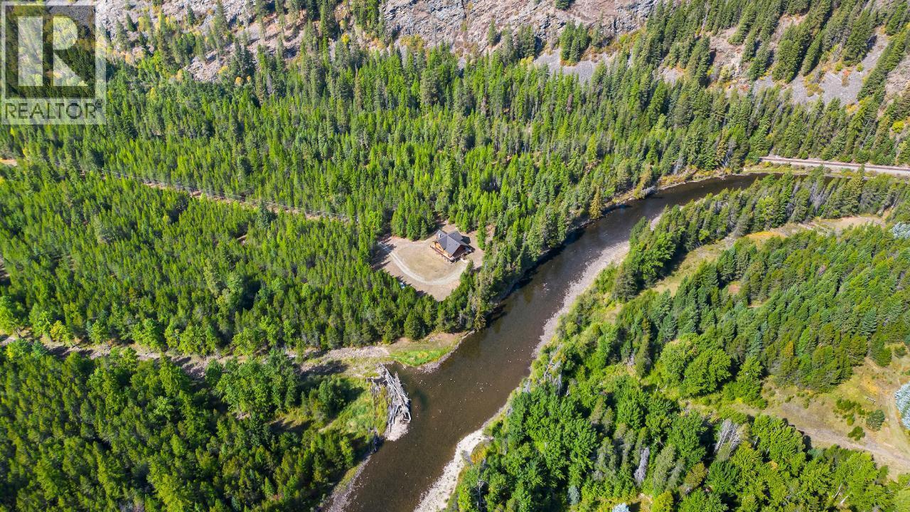 7602 95 Highway, Kingsgate, BC - Outdoor With View