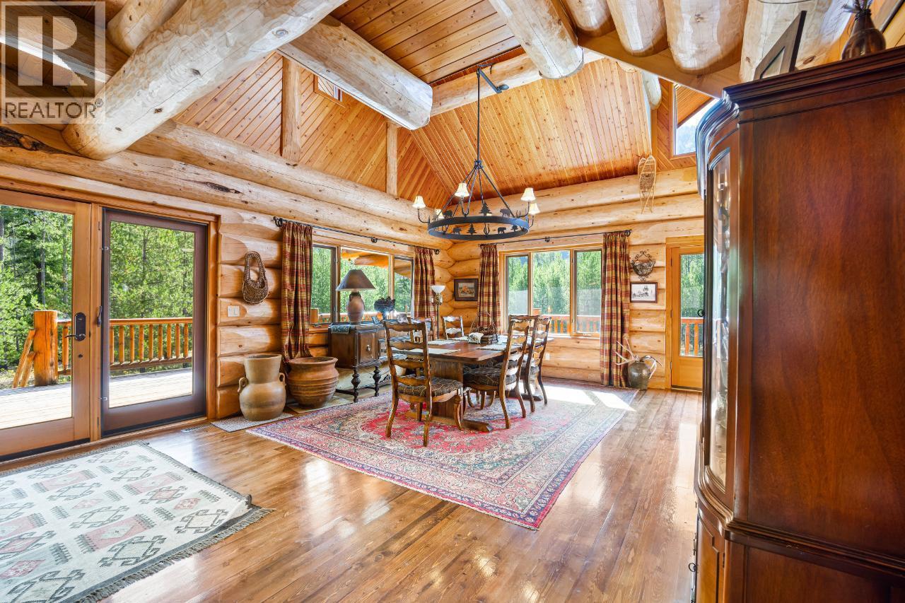 7602 95 Highway, Kingsgate, BC - Indoor