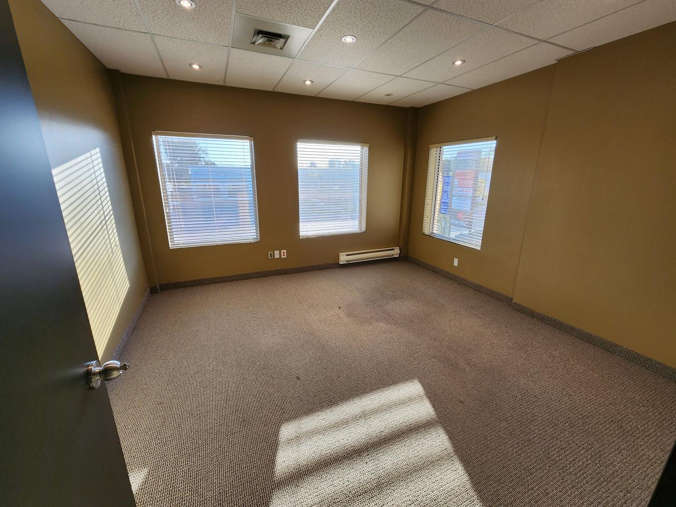Office - 201/202-4707 Boul. Des Laurentides, Laval (Vimont), QC - Indoor Photo Showing Other Room