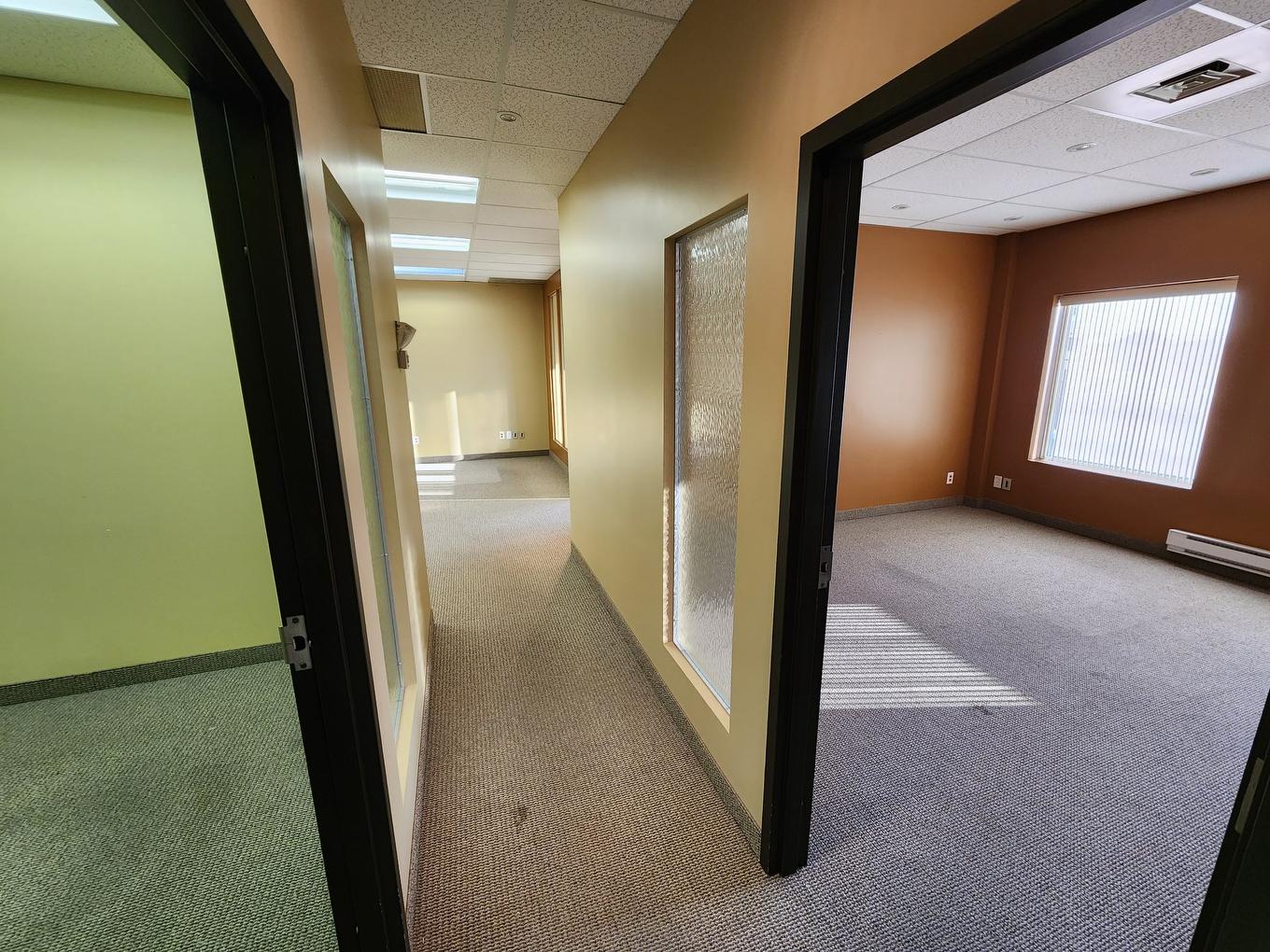 Office - 201/202-4707 Boul. Des Laurentides, Laval (Vimont), QC - Indoor Photo Showing Other Room