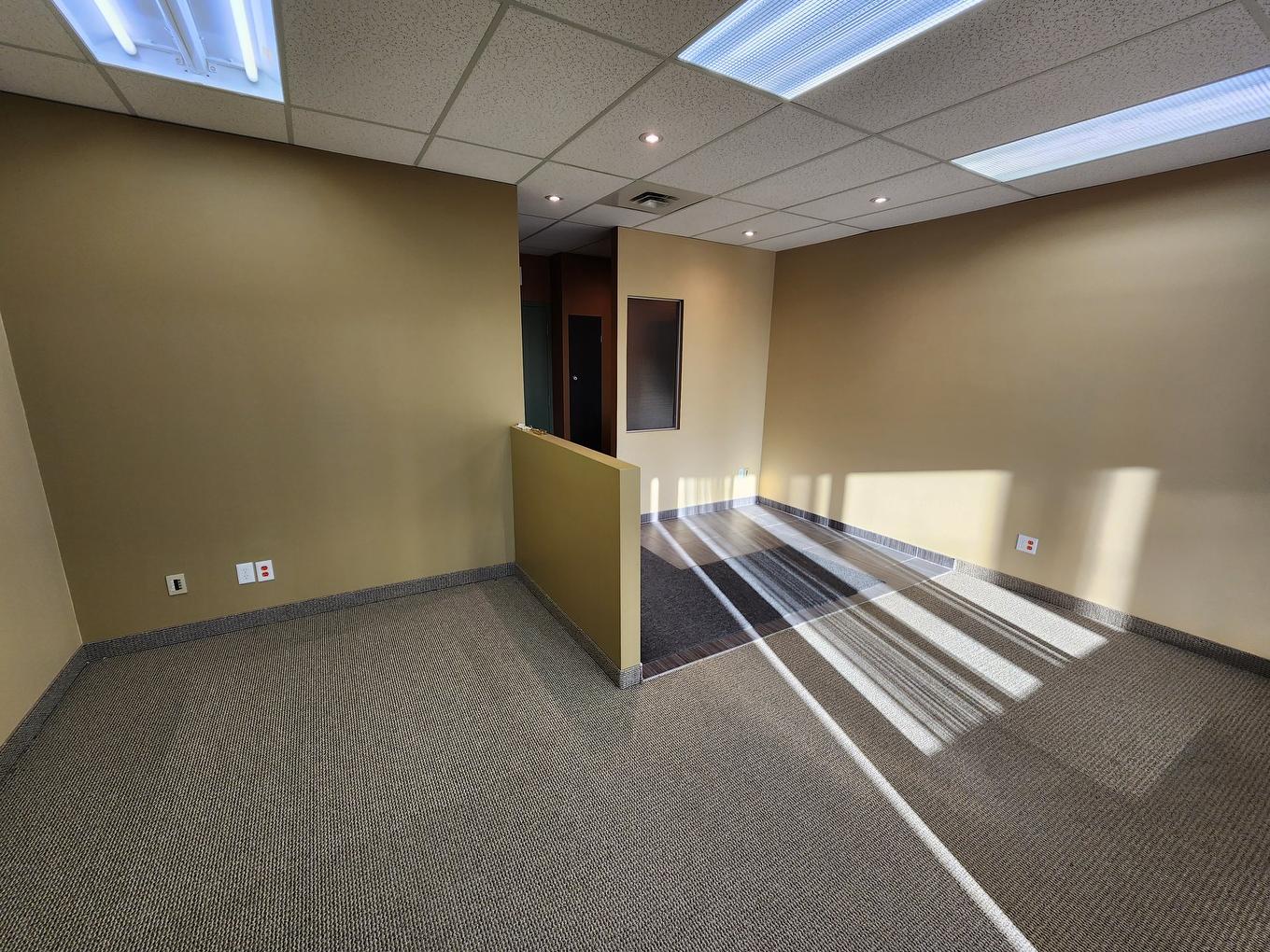 Hall - 201/202-4707 Boul. Des Laurentides, Laval (Vimont), QC - Indoor Photo Showing Other Room