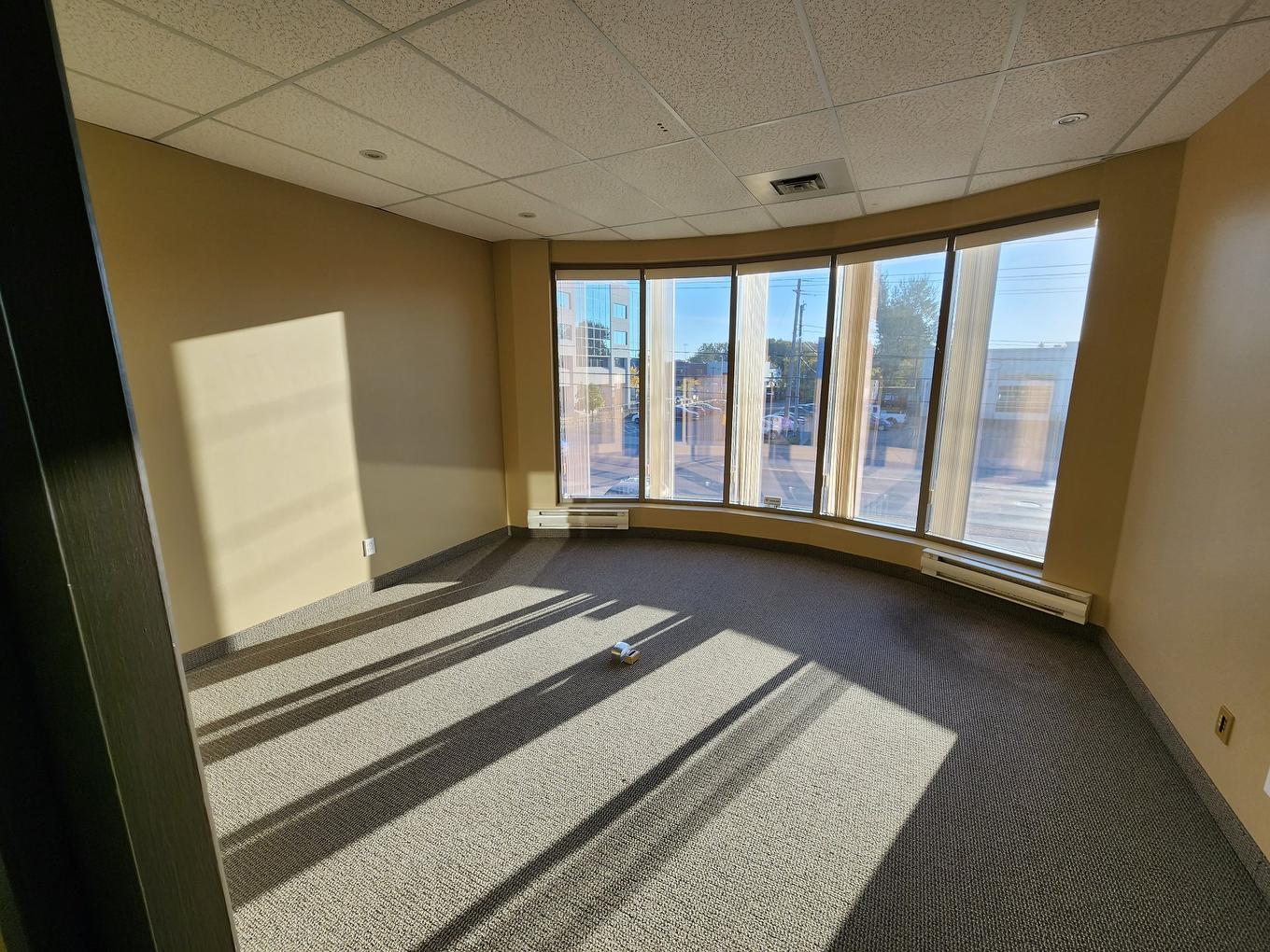 Office - 4707 Boul. Des Laurentides, Laval (Auteuil), QC - Indoor Photo Showing Other Room