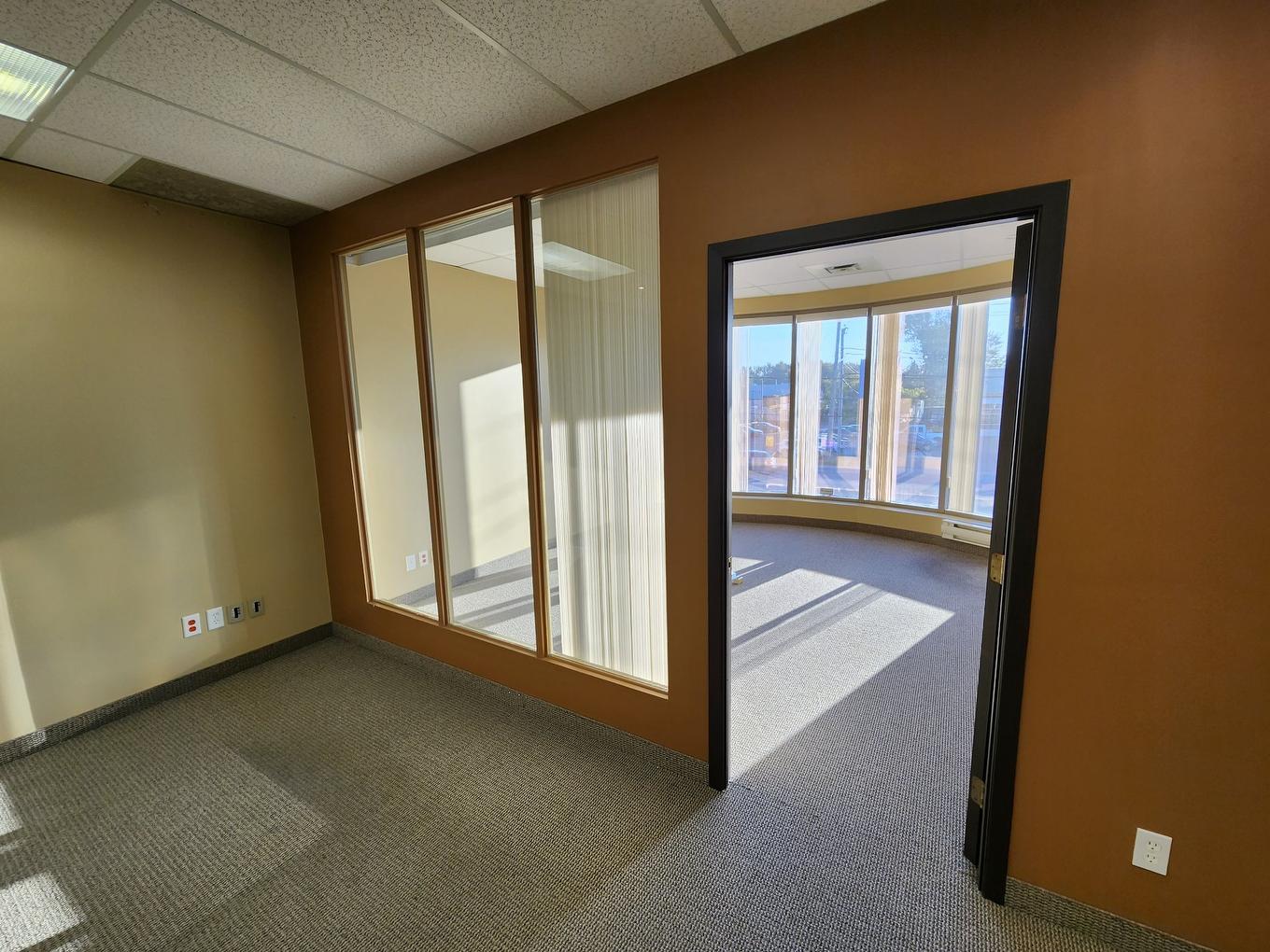 Office - 4707 Boul. Des Laurentides, Laval (Auteuil), QC - Indoor Photo Showing Other Room