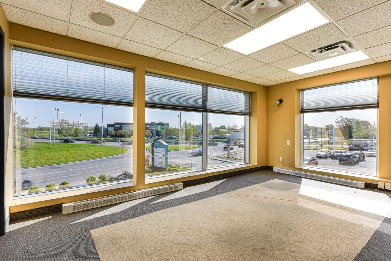 Office - 202-2499 Rue St-Georges (Lemoyne), Longueuil (Le Vieux-Longueuil), QC - Indoor Photo Showing Other Room