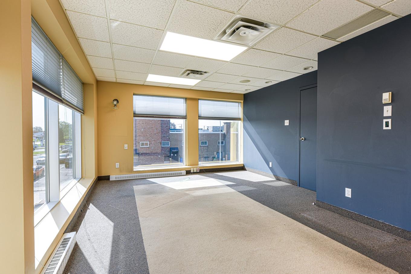 Office - 202-2499 Rue St-Georges (Lemoyne), Longueuil (Le Vieux-Longueuil), QC - Indoor Photo Showing Other Room