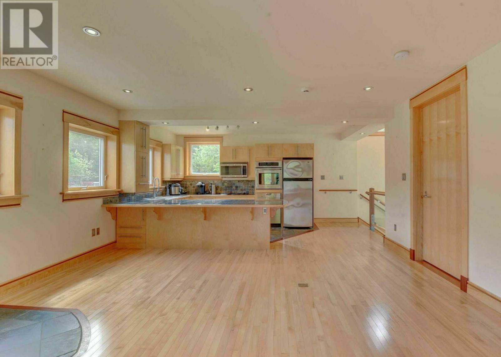 2247 Boom Siding Road, Little Rapids, NL - Indoor Photo Showing Kitchen