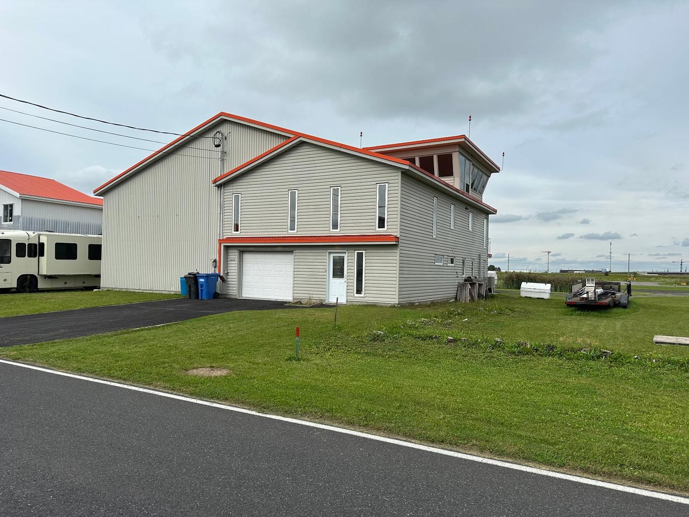 Frontage - 2235 Rue De L'Aéroport, Saint-Mathieu-De-Beloeil, QC - Outdoor