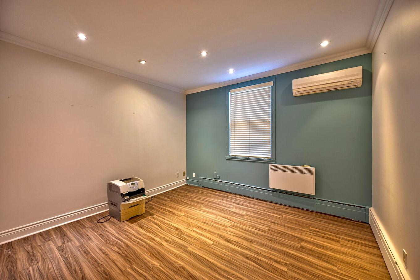 Office - 183 Rue St-Eustache, Saint-Eustache, QC - Indoor Photo Showing Other Room