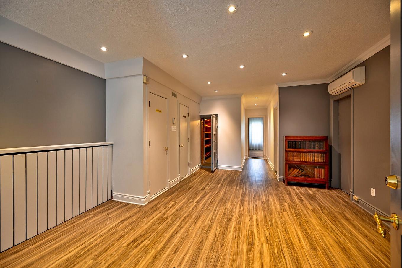 Reception area - 183 Rue St-Eustache, Saint-Eustache, QC - Indoor Photo Showing Other Room