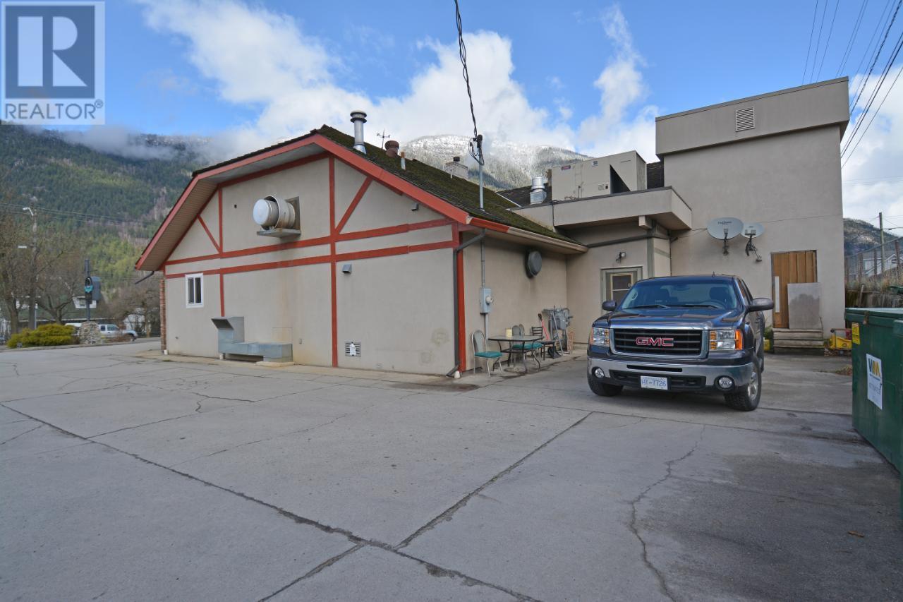 712 Nelson Avenue, Nelson, BC