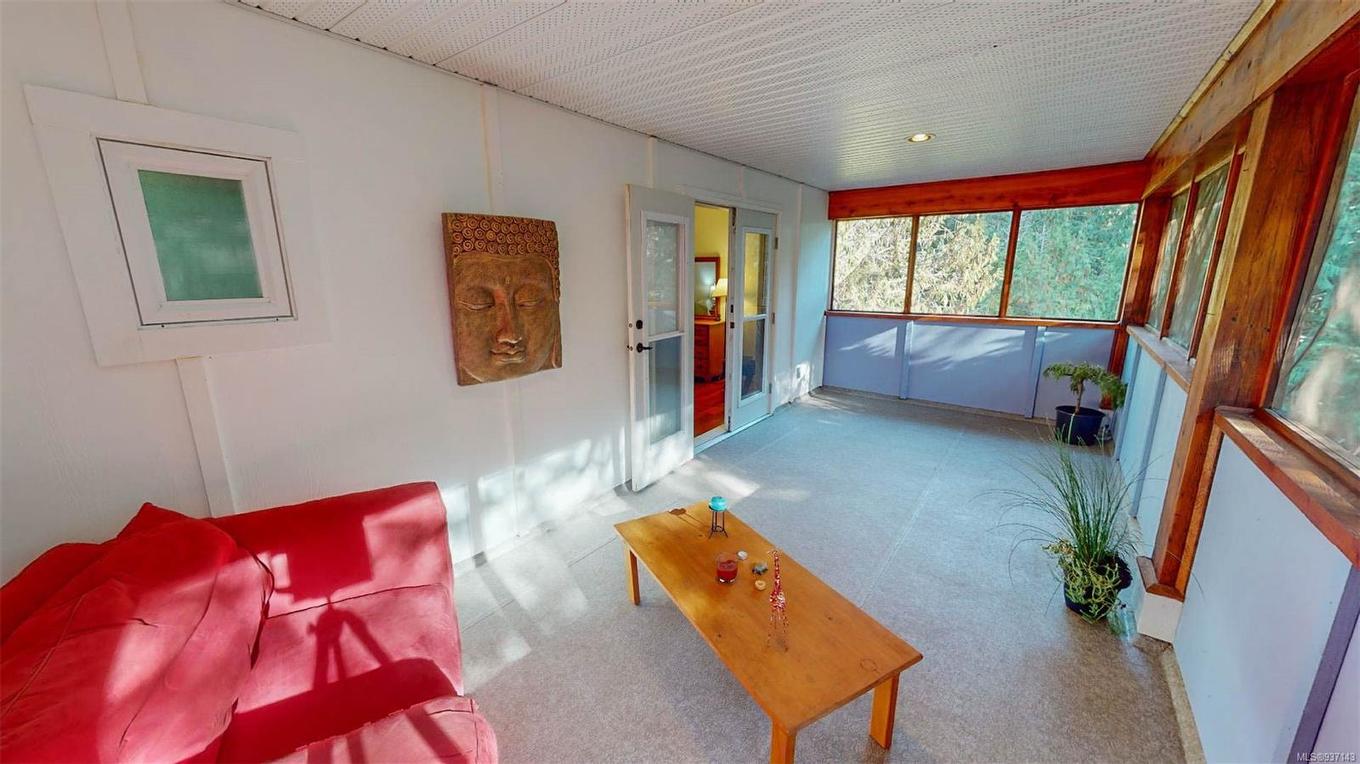 9891 Spalding Rd, Pender Island, BC - With Exterior