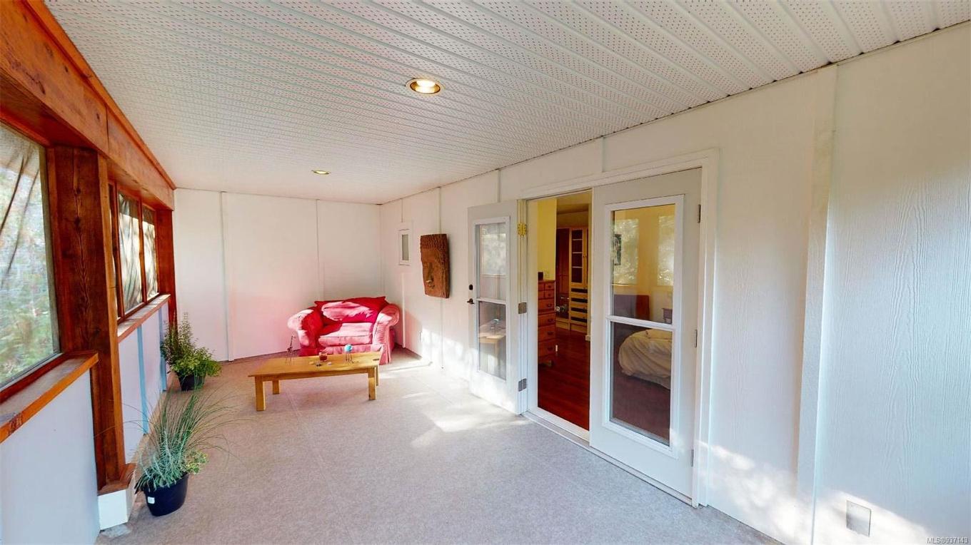 9891 Spalding Rd, Pender Island, BC - Outdoor With Exterior