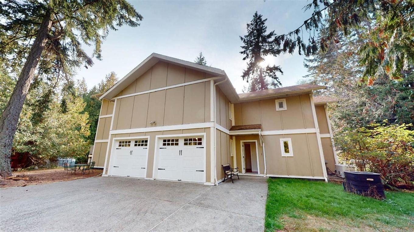 9891 Spalding Rd, Pender Island, BC - Outdoor