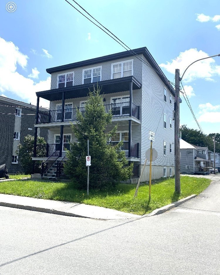 Front of Structure - 120 Rue Church, Cowansville, QC - Outdoor