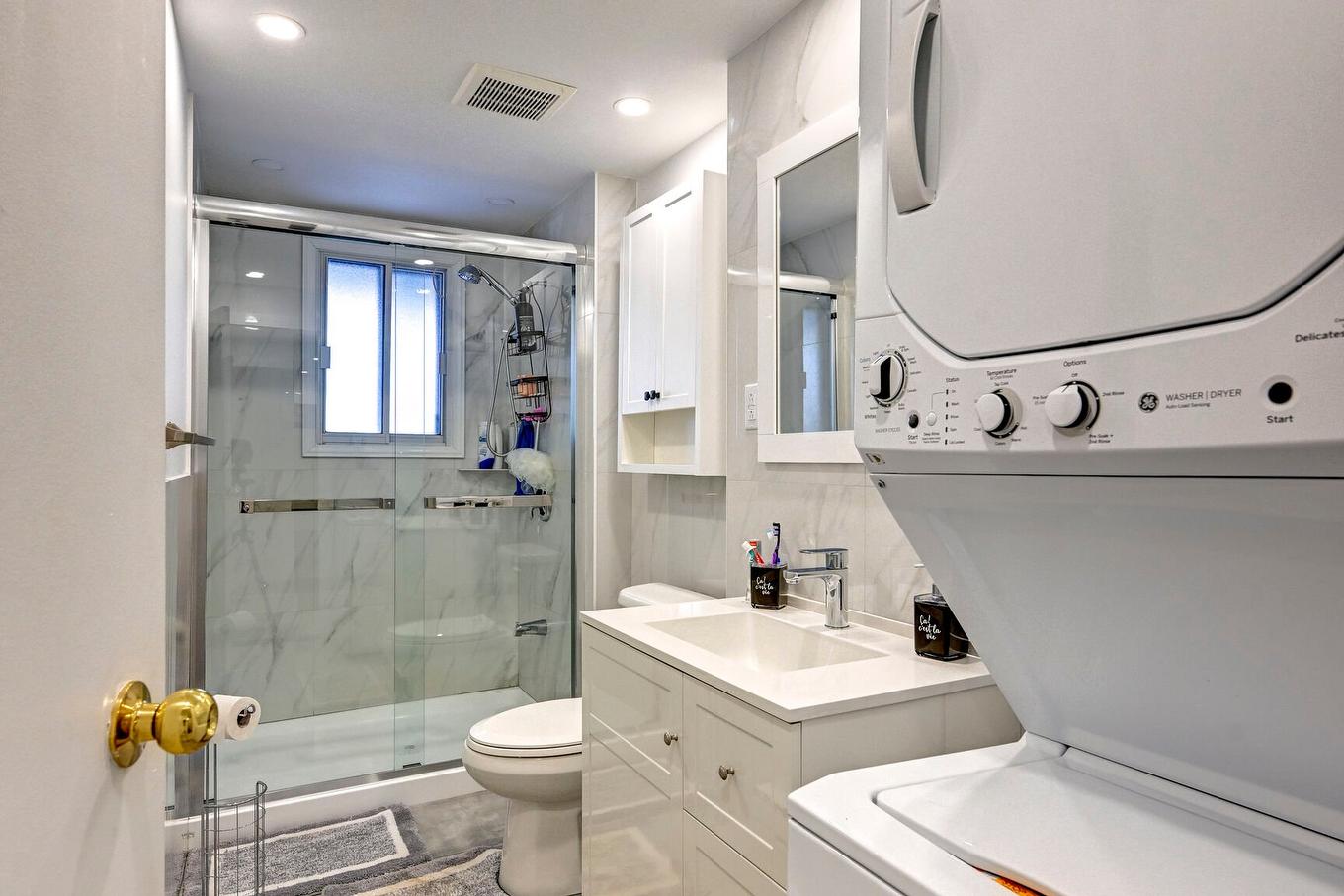 Bathroom - 1780 - 1790 Boul. Des Laurentides, Laval (Vimont), QC - Indoor Photo Showing Laundry Room