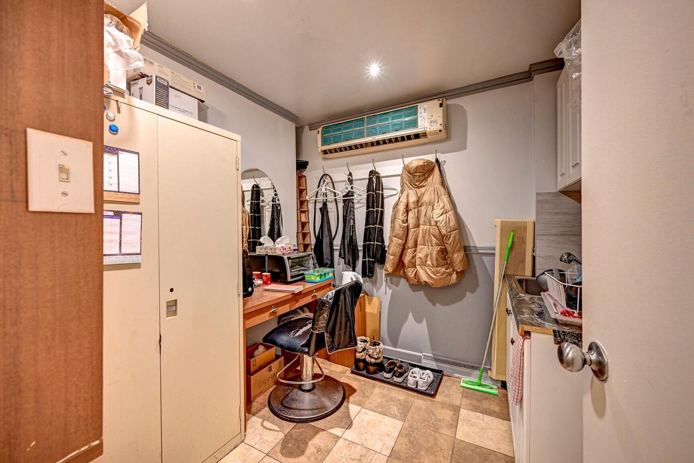 Storage - 1780 - 1790 Boul. Des Laurentides, Laval (Vimont), QC - Indoor