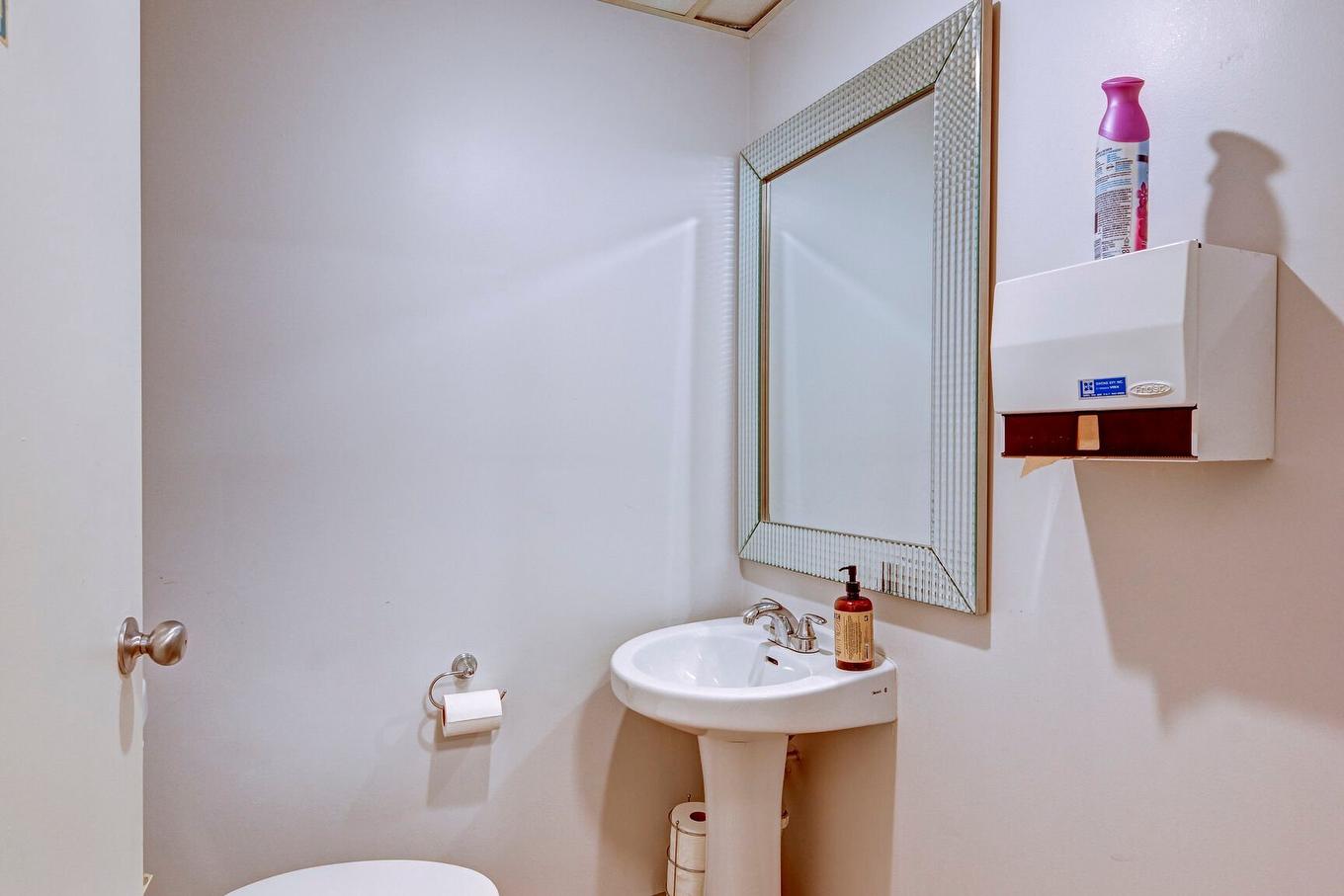 Powder room - 1780 - 1790 Boul. Des Laurentides, Laval (Vimont), QC - Indoor Photo Showing Bathroom