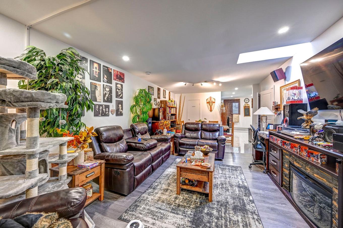 Living room - 1780 - 1790 Boul. Des Laurentides, Laval (Vimont), QC - Indoor Photo Showing Living Room