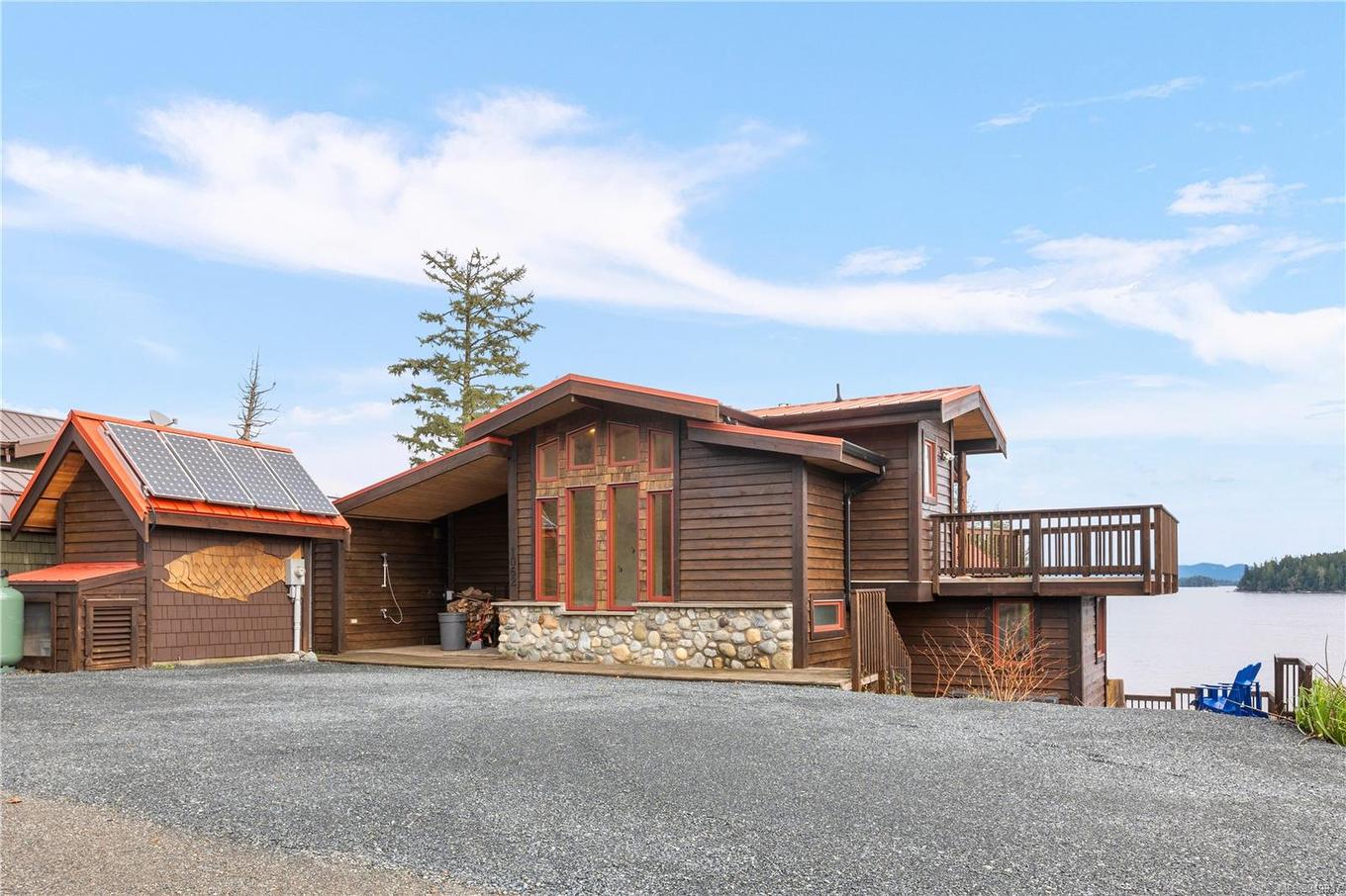 1062 Fifth Ave, Ucluelet, BC - Outdoor