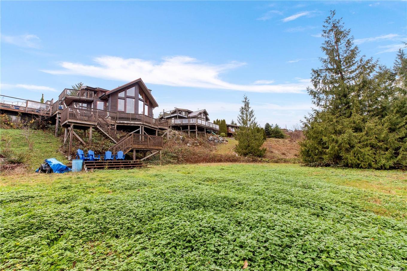 1062 Fifth Ave, Ucluelet, BC - Outdoor