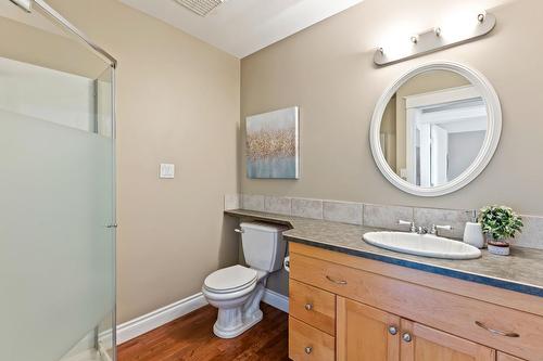1416 Evans Road, Creston, BC - Indoor Photo Showing Bathroom