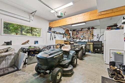 1416 Evans Road, Creston, BC - Indoor Photo Showing Garage