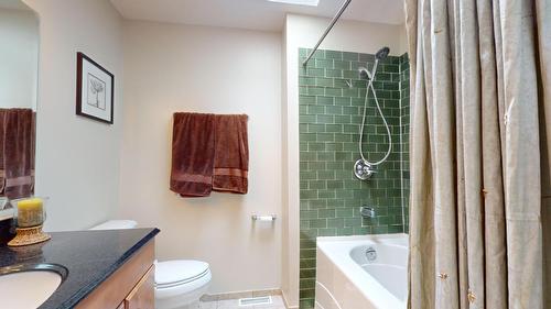 519 31St Avenue S, Cranbrook, BC - Indoor Photo Showing Bathroom