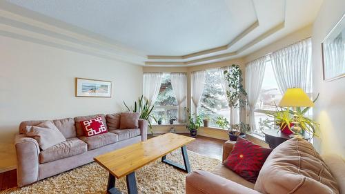 519 31St Avenue S, Cranbrook, BC - Indoor Photo Showing Living Room