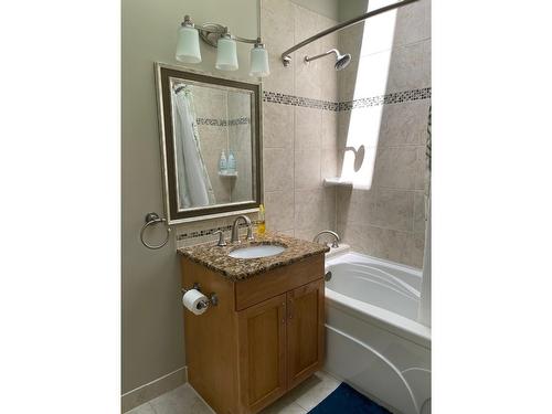 1612 Staple Crescent, Cranbrook, BC - Indoor Photo Showing Bathroom