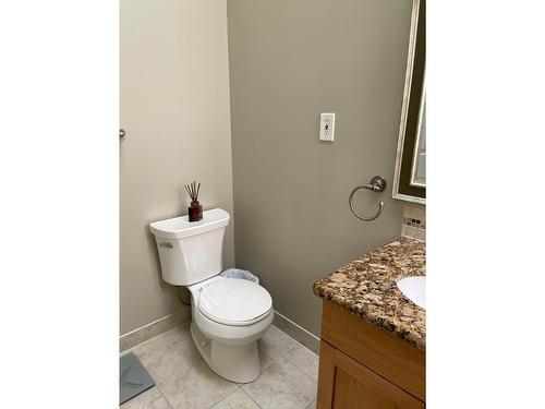 1612 Staple Crescent, Cranbrook, BC - Indoor Photo Showing Bathroom