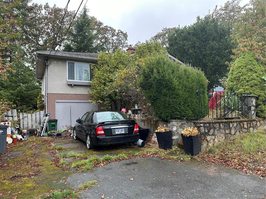 3480 Bethune Ave, Saanich, BC - Outdoor