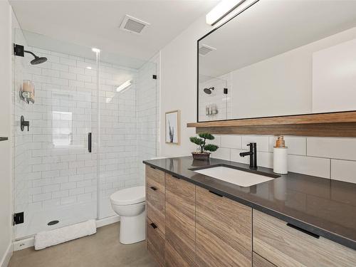 1408-1471 St Paul Street, Kelowna, BC - Indoor Photo Showing Bathroom