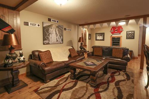 116 Dreamcatcher Way, Kimberley, BC - Indoor Photo Showing Living Room