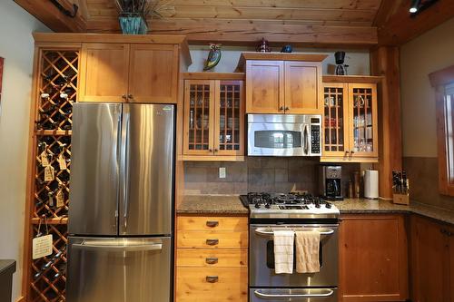 116 Dreamcatcher Way, Kimberley, BC - Indoor Photo Showing Kitchen