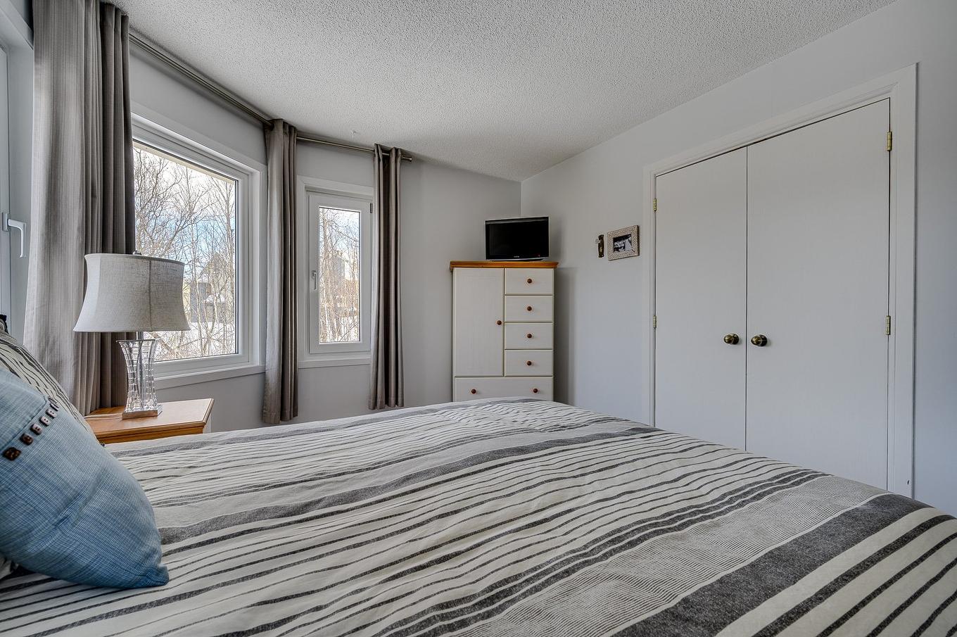Chambre à coucher principale - 602 Ch. Du Skieur, Piedmont, QC - Indoor Photo Showing Bedroom