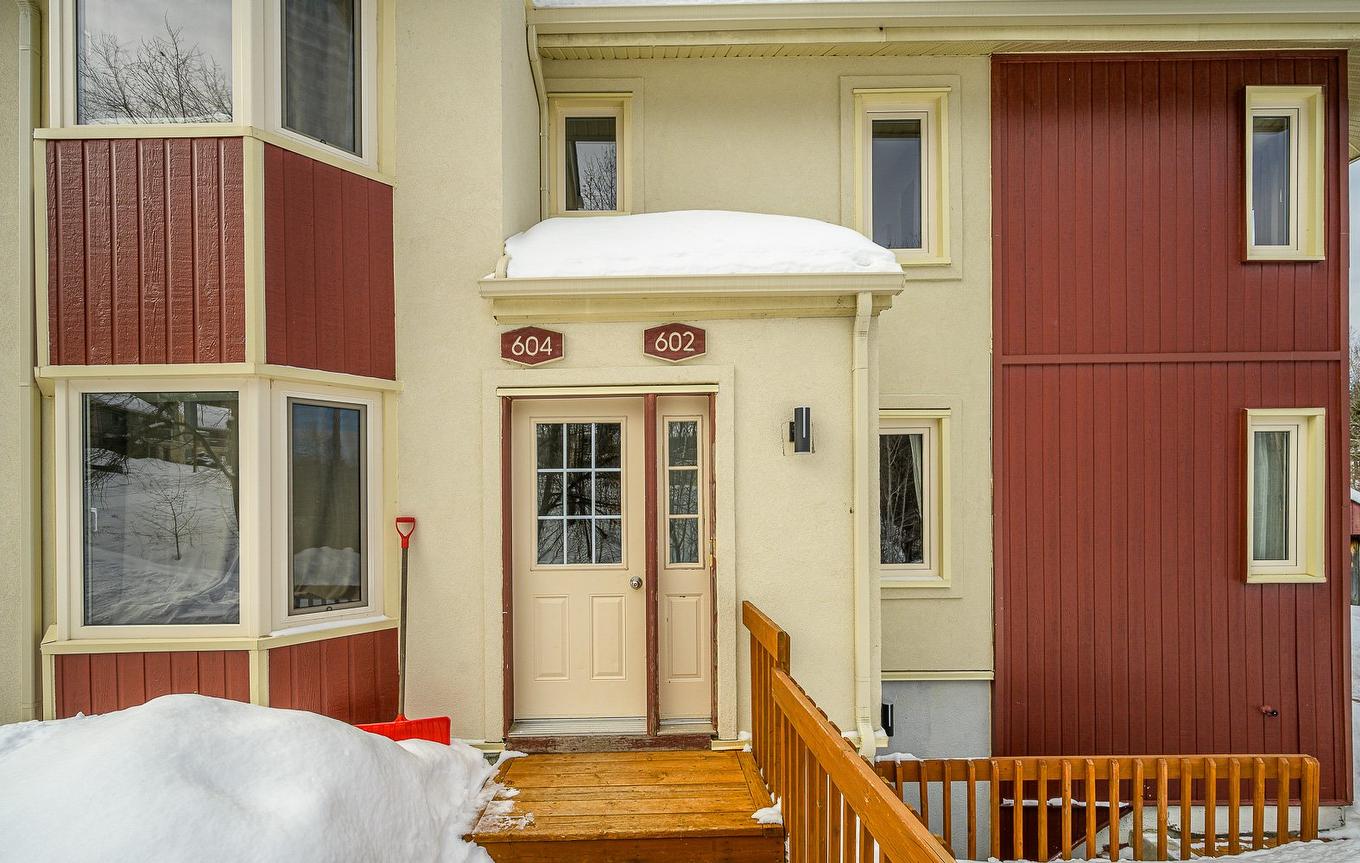 Entrée extérieure - 602 Ch. Du Skieur, Piedmont, QC - Outdoor With Exterior